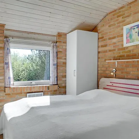 Svane - 1-2km From The Sea By Interhome