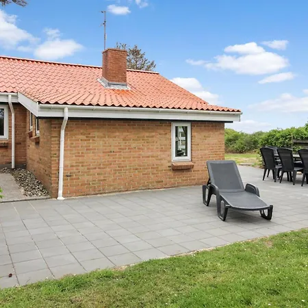Svane - 1-2km From The Sea By Interhome